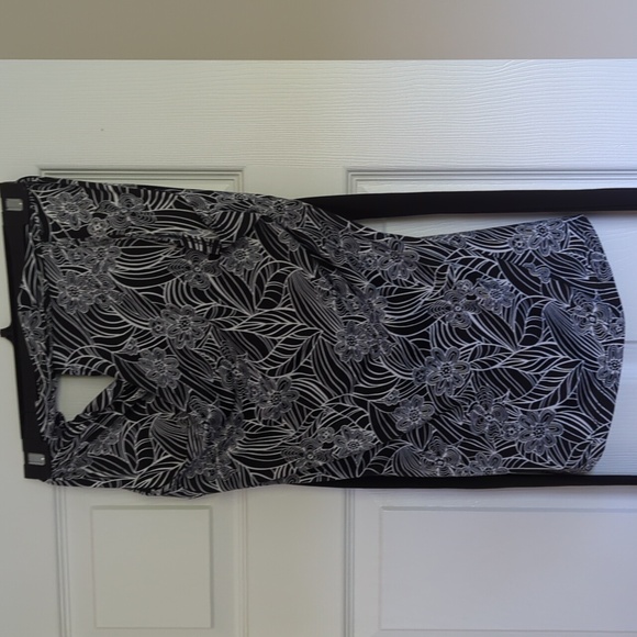 Black and white print tank top with tie - Picture 2 of 4